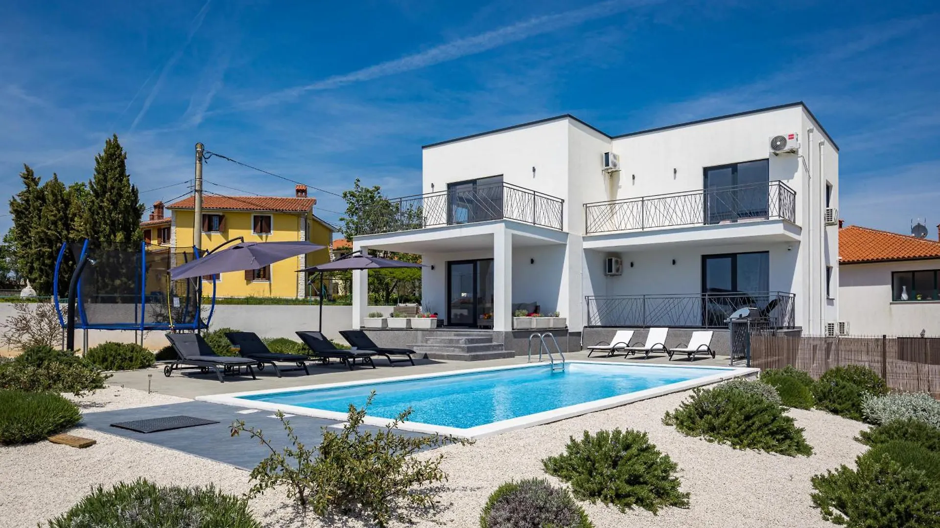 Villa Angie In Central Istria For 10 Persons With Private Heated Pool & Kids Playground Vodnjan
