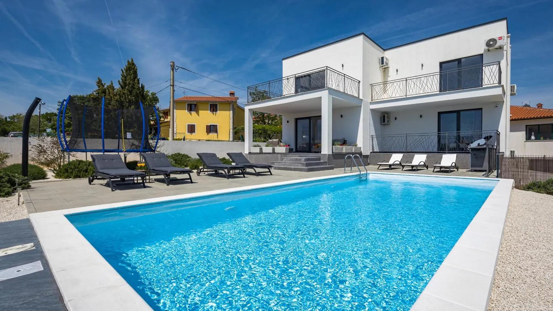 Villa Angie In Central Istria For 10 Persons With Private Heated Pool & Kids Playground Vodnjan