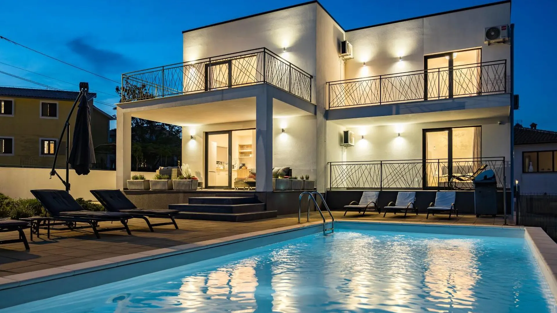 Villa Angie In Central Istria For 10 Persons With Private Heated Pool & Kids Playground Vodnjan