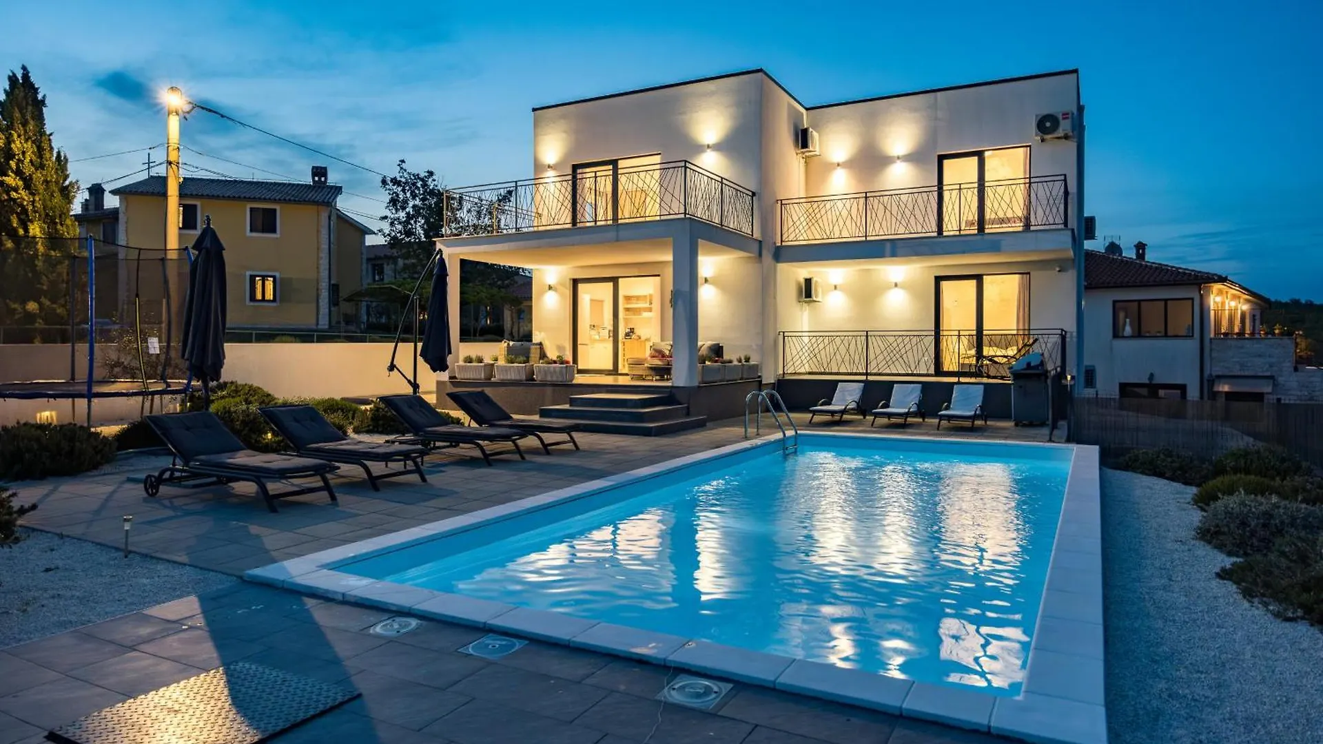 Villa Angie In Central Istria For 10 Persons With Private Heated Pool & Kids Playground Vodnjan