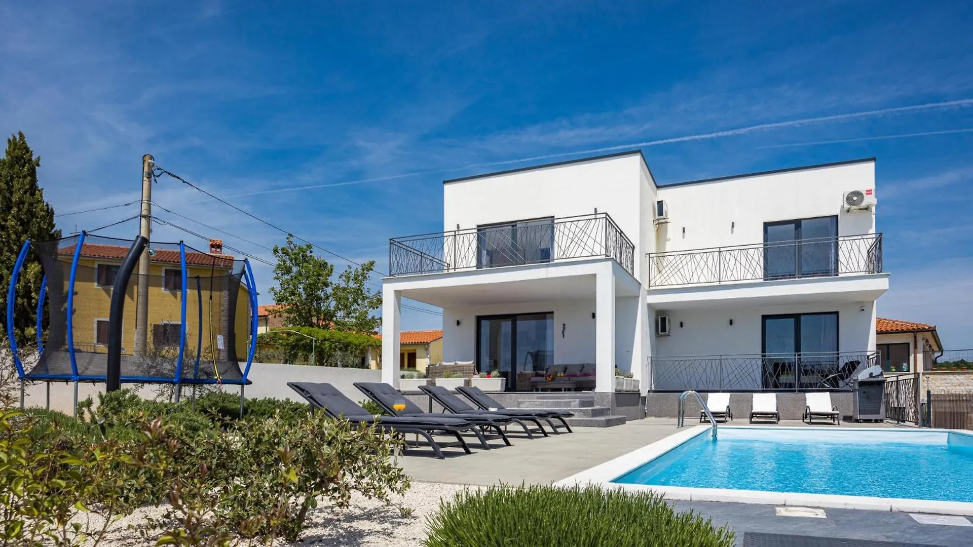 Villa Angie In Central Istria For 10 Persons With Private Heated Pool & Kids Playground Vodnjan Chorvatsko